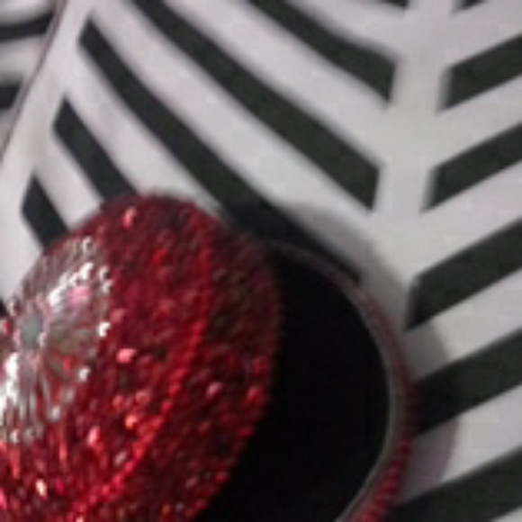 Box - Picture 2 of 3